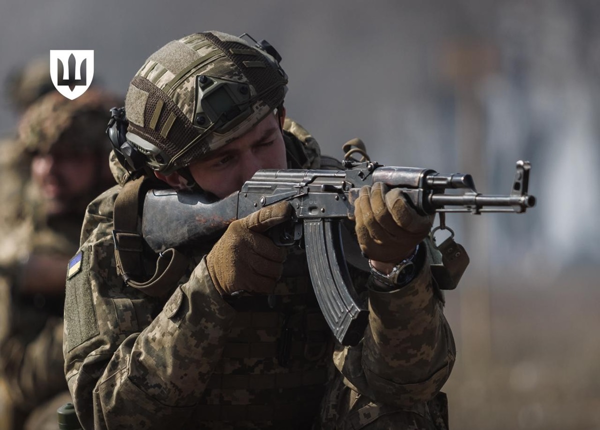 Новини України - Контракт 18-24: кількість бригад збільшили до 24