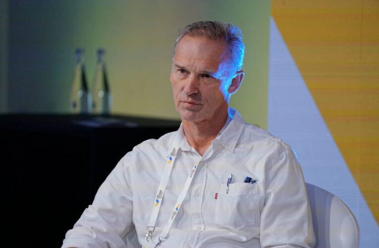 Легенда НХЛ Домінік Гашек проти війни в Україні і пропонує допомогу спорту