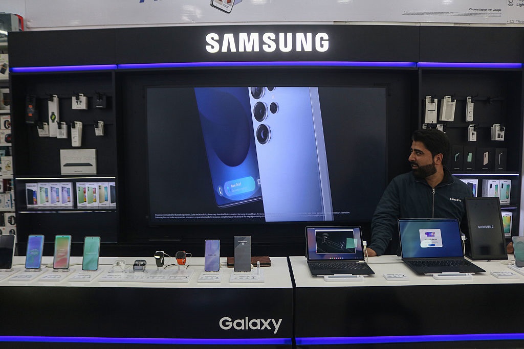 Новини бізнесу - LG і Samsung подали до суду на Індію