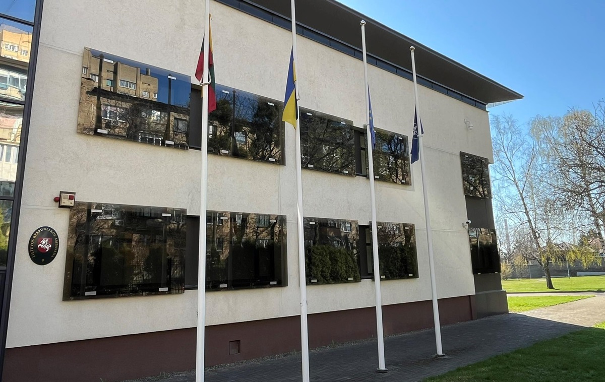 Новини світу - Литва викликала російського посла через удар по Сумах