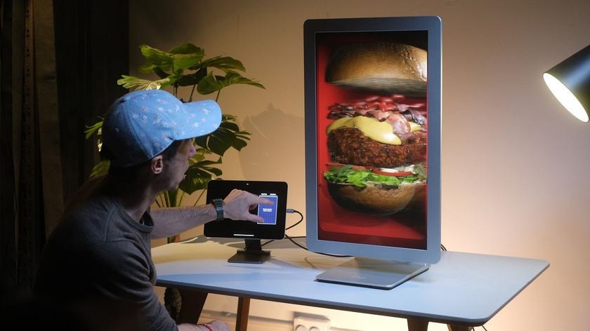 Технології - Looking Glass показала панель, що відображає 3D об’єкти без окулярів