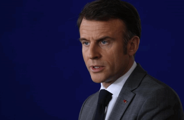 Макрон закликав науковців обирати Францію