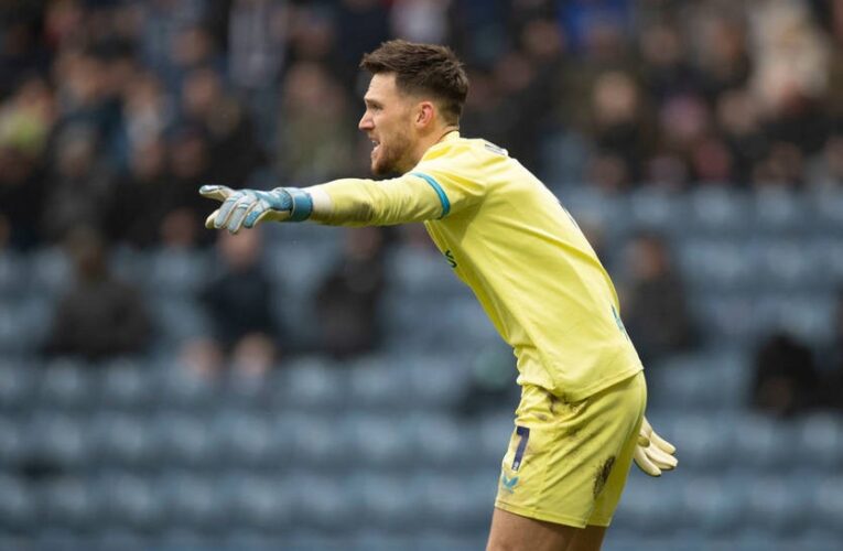 Манчестер Юнайтед звернув увагу на воротаря з Чемпіоншипу