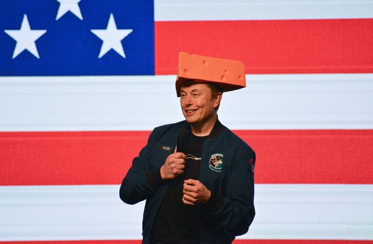 Маск провів переговори з ЦРУ