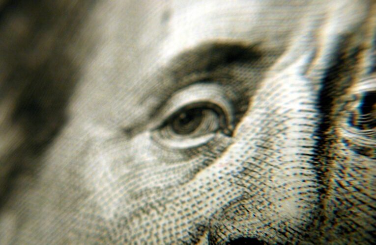 Мита Трампа здешевили долар до мінімуму за 2,5 роки