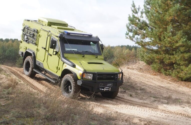 На озброєння ЗСУ допустили броньовик Джура-ЕВАК