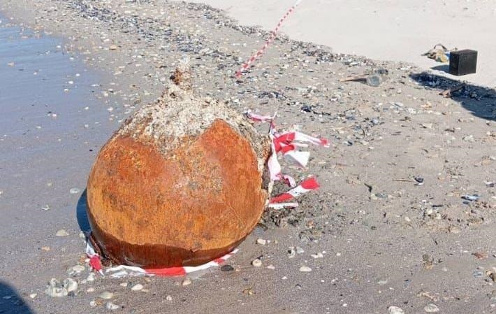 На узбережжі Одещини знешкодили дві морські міни