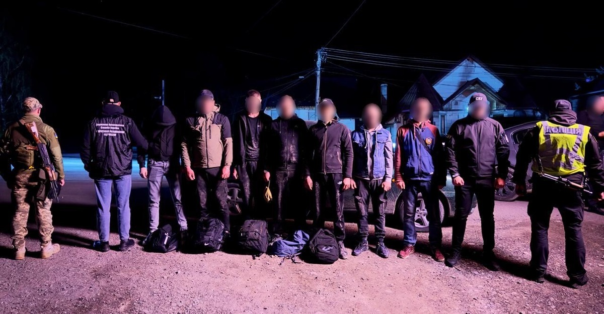 Новини України - На Закарпатті спіймали організаторів схеми для ухилянтів