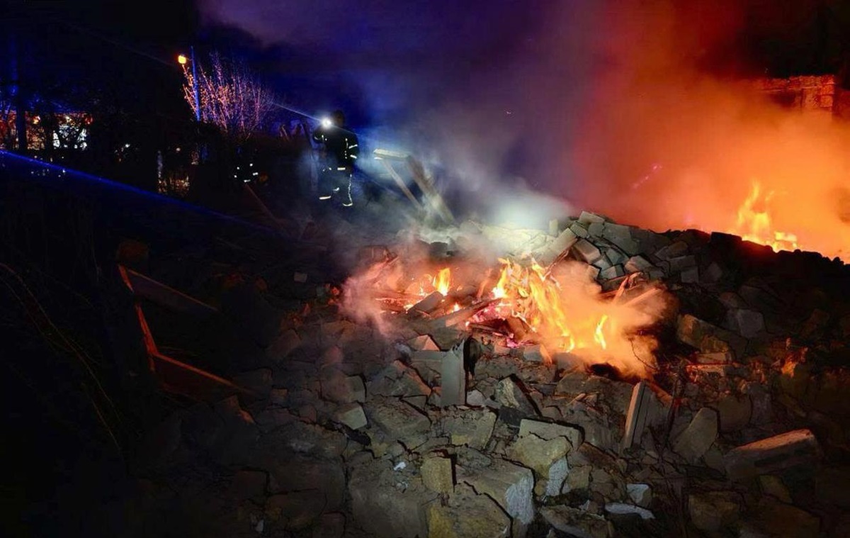 Новини України - Опубліковані фото наслідків удару РФ по Миколаєву