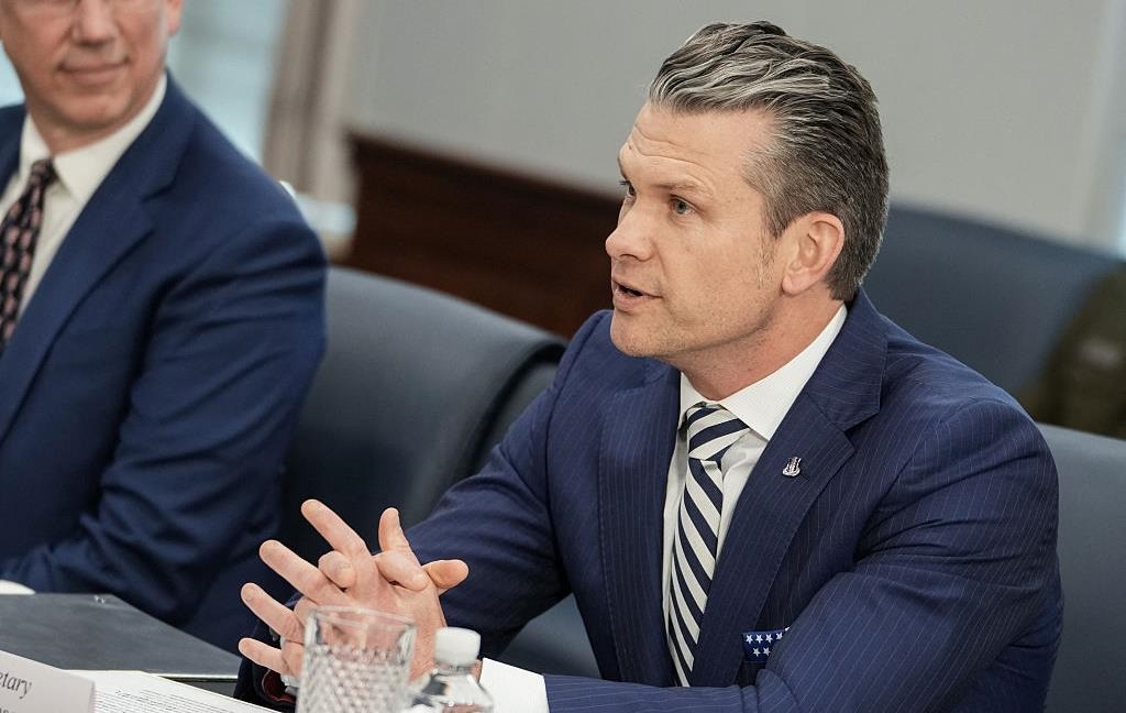 Новини світу - Пентагоні назвав інформацію Геґсета в чаті Signal "несекретною"