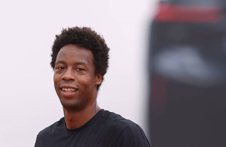 Переможницю французького тенісного турніру тепло привітав її чоловік