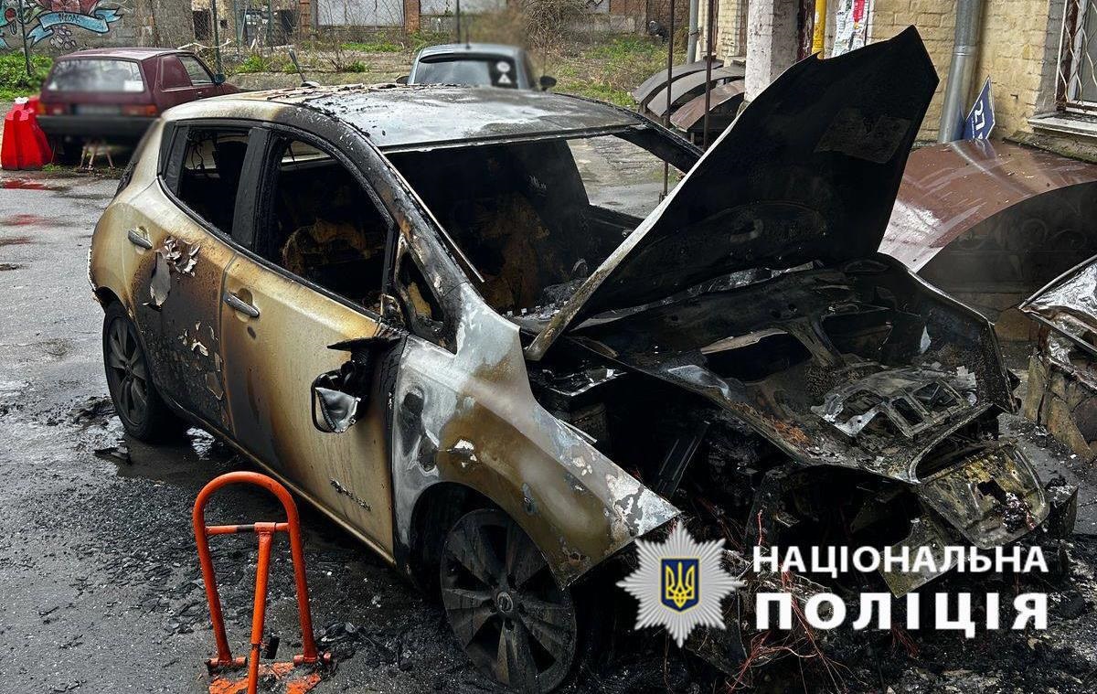 Новини Києва - Підпал авто у Києві: затримано підозрюваного
