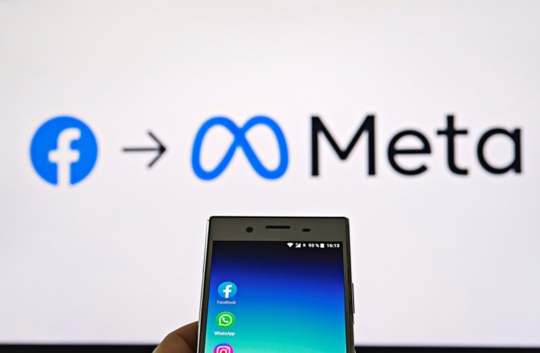 Понад 200 французьких медіа подали в суд на Meta