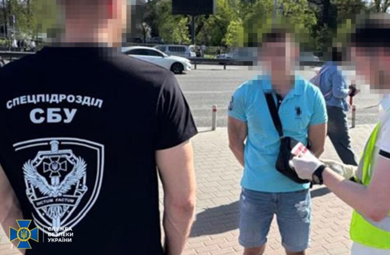 Посадовець КМДА “торгував” дозволами на землю