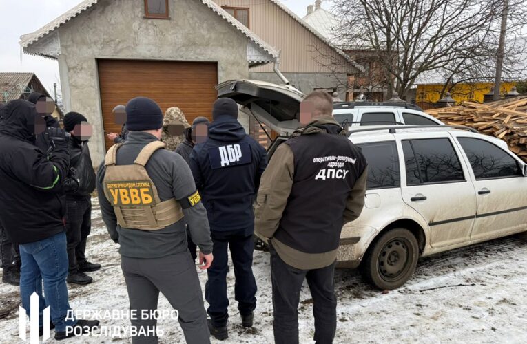 Правоохоронця судитимуть за перевезення “ухилянтів” у багажнику