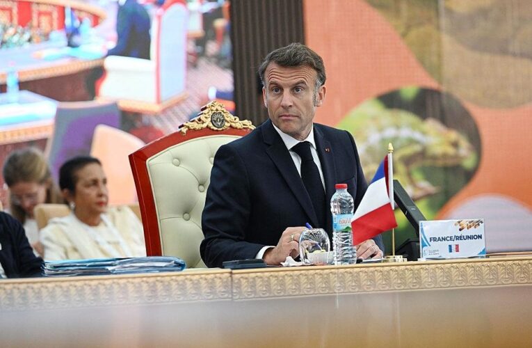 Путін має перестати брехати – Макрон