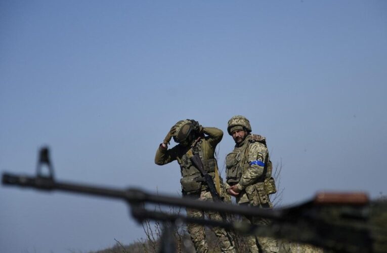 Росія активно атакує на двох напрямках – Генштаб