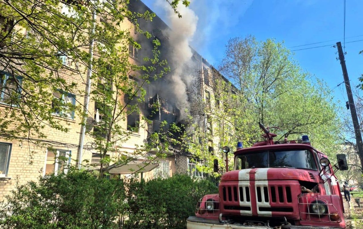 Новини України - Росіяни атакували селище під Куп'янськом, загорівся будинок