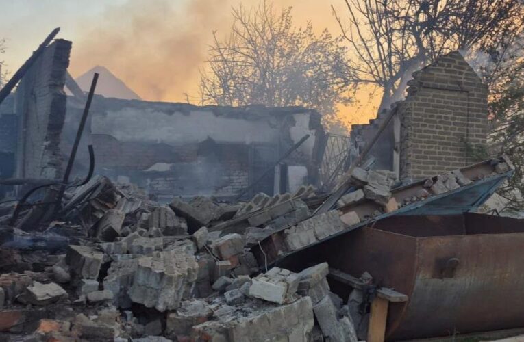 Росіяни вбили трьох цивільних у селищі на Донеччині