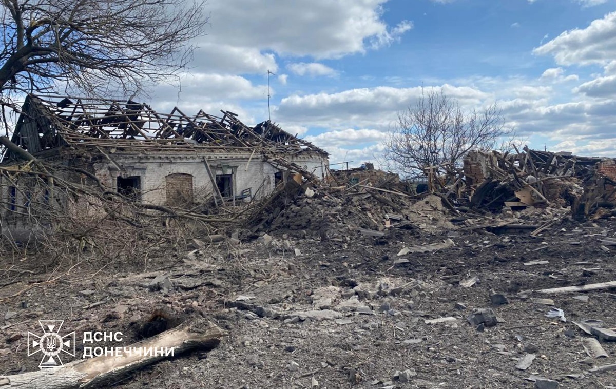 Новини України - Росіяни вдарили по Новохатському на Донеччині: є жертва та поранені