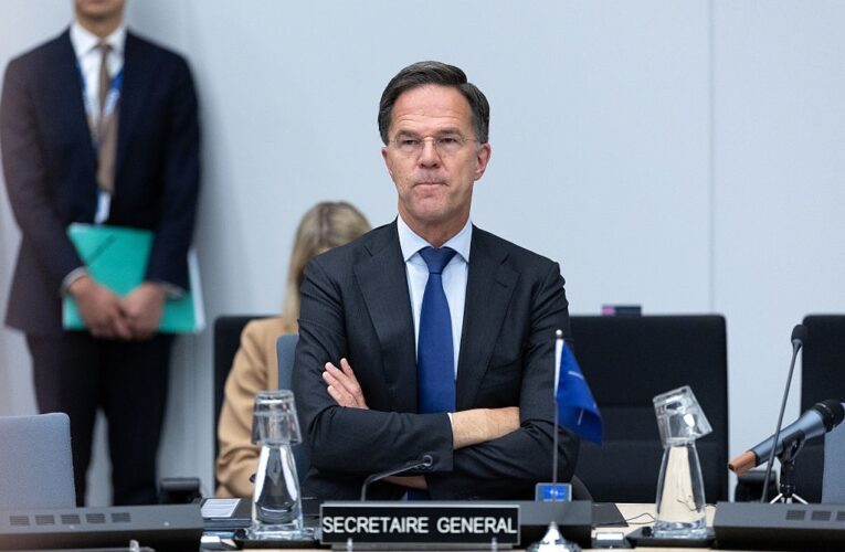 Рютте відмовився коментувати перемови США з РФ щодо територій України