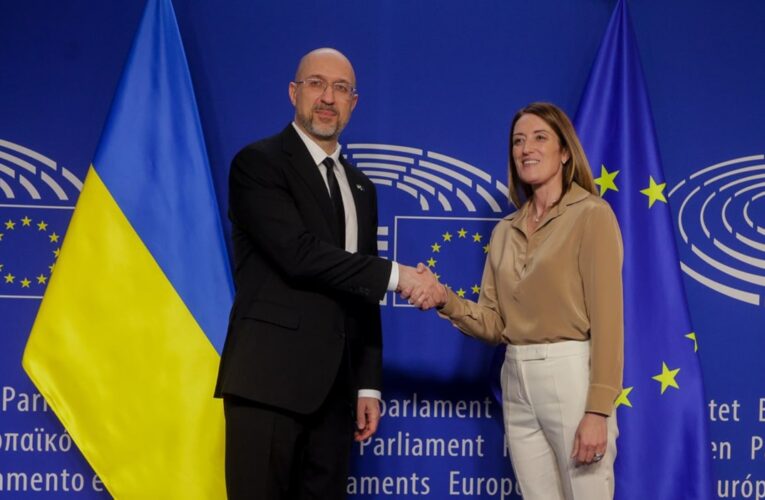 Шмигаль обговорив з головою ЄП продовження “транспортного безвізу”