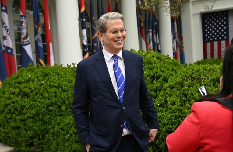 “Сидіть спокійно”: У Трампа порадили країнам не відповідати на мита