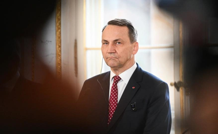 Новини світу - Сікорський висловився про позицію Угорщини щодо України