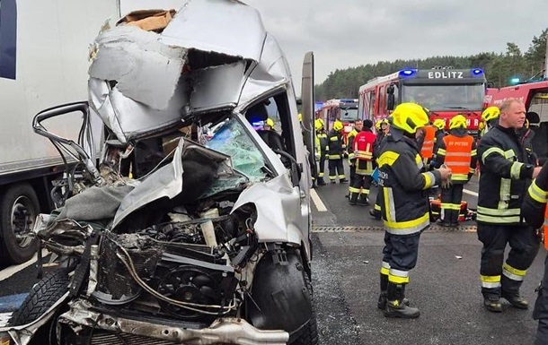 Смертельна ДТП з українцями в Австрії: арештовано водія