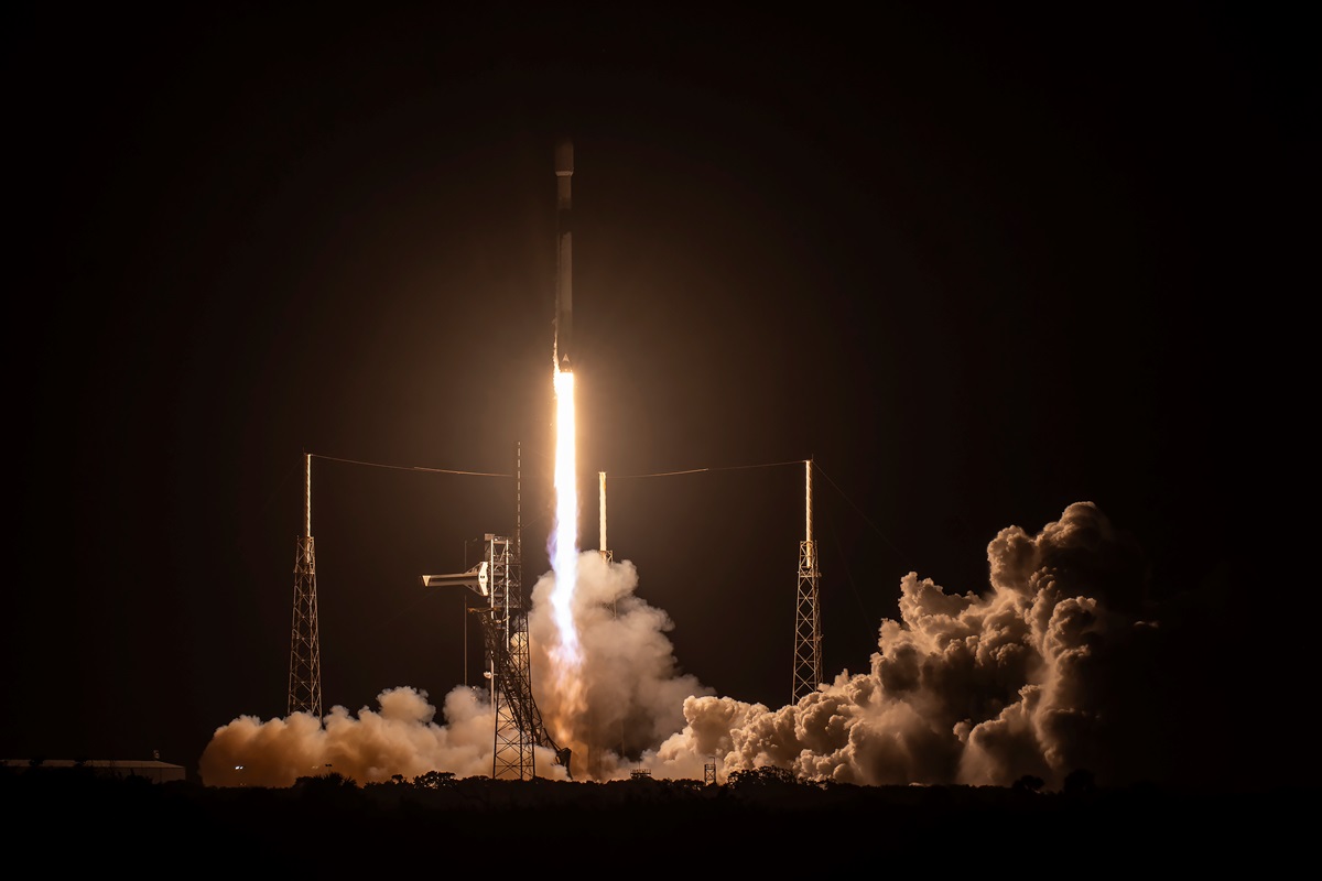 Технології - SpaceX запустила капсулу для повторного входу в атмосферу