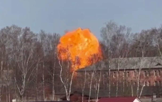 Спутник зафіксував наслідки ударів по базі РФ