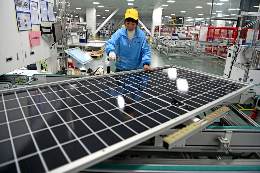 Новини бізнесу - США ввели мита до 3521% на імпорт сонячних батарей з Азії