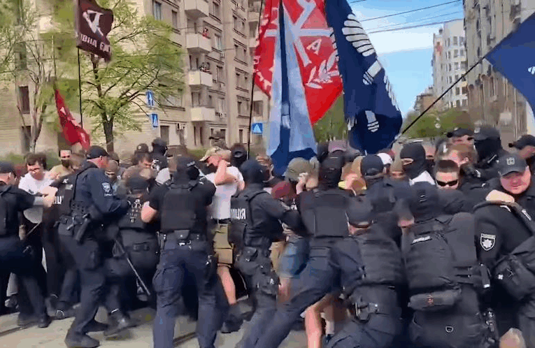 Сутичка у Києві під час ЛГБТ фестивалю: поліція розповіла деталі