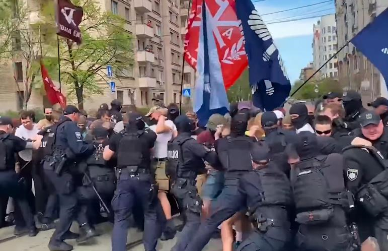 Новини Києва - Сутичка у Києві під час ЛГБТ фестивалю: поліція розповіла деталі