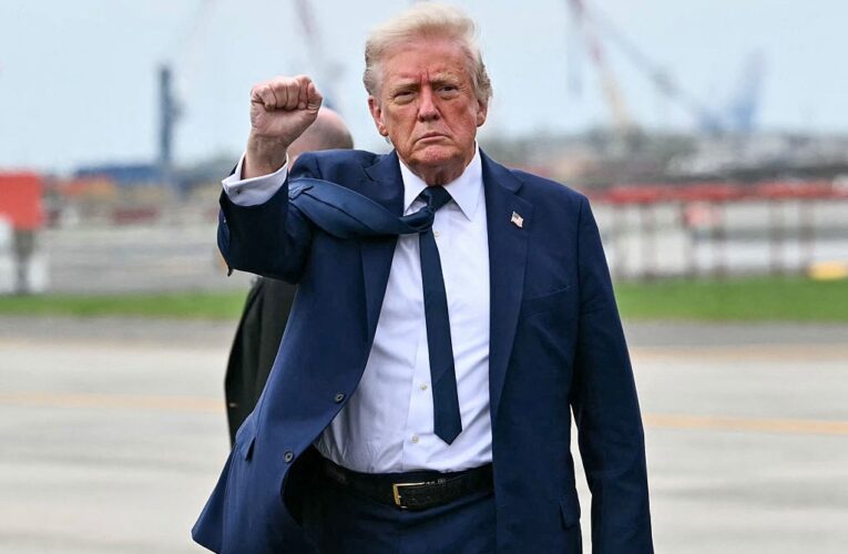 Трамп підписав укази про послаблення мит на авто