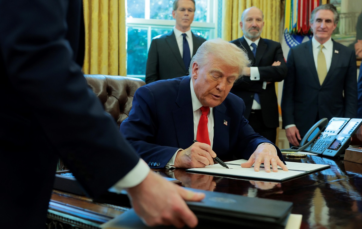 Новини світу - Трамп спростив експорт американської зброї