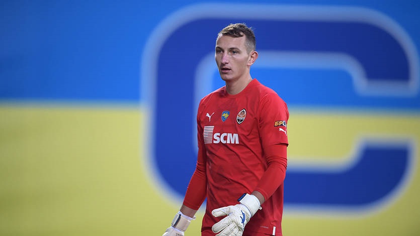 Новини спорту - Травма вибила зі гри голкіпера Шахтаря на два тижні