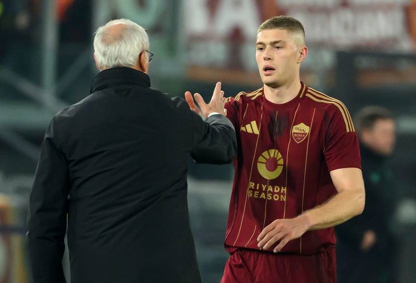 Новини спорту - Тренер Роми оцінив гру Довбика: Слід віддавати себе грі ще більше