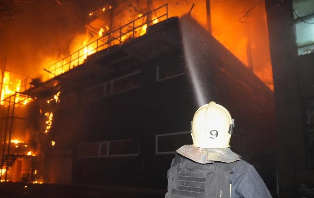 Новини України - У ДСНС показали наслідки атаки на Одесу