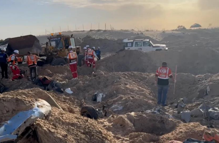 У Газі в “братській могилі” знайшли тіла 14 зниклих гумпрацівників