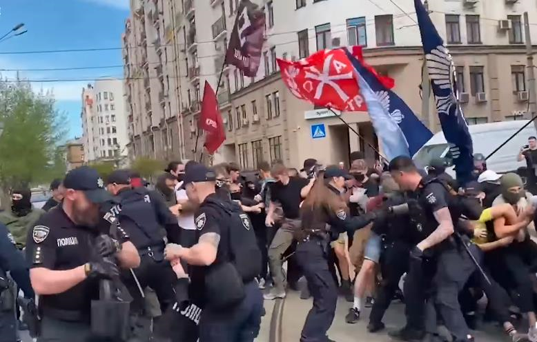 Новини Києва - У Києві на фестивалі ЛГБТ-кіно сталася бійка