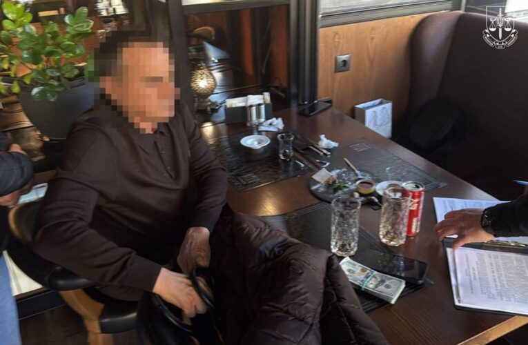 У Києві затримали депутата за шахрайство