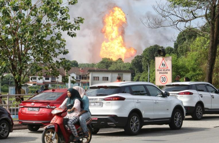 У Малайзії стався потужний вибух газопроводу