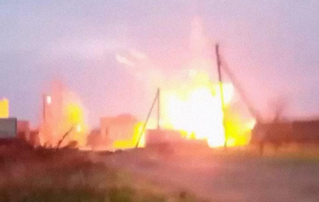 Новини України - У Мелітополі підірвали броньовик з "кадирівцями"