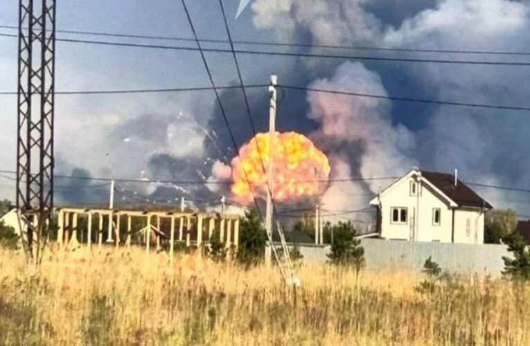 У Москві назвали “причину” вибухів на 51 арсеналі