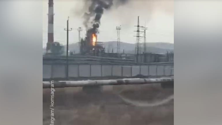 У РФ сталася пожежа на одному з найбільших НПЗ Далекого Сходу