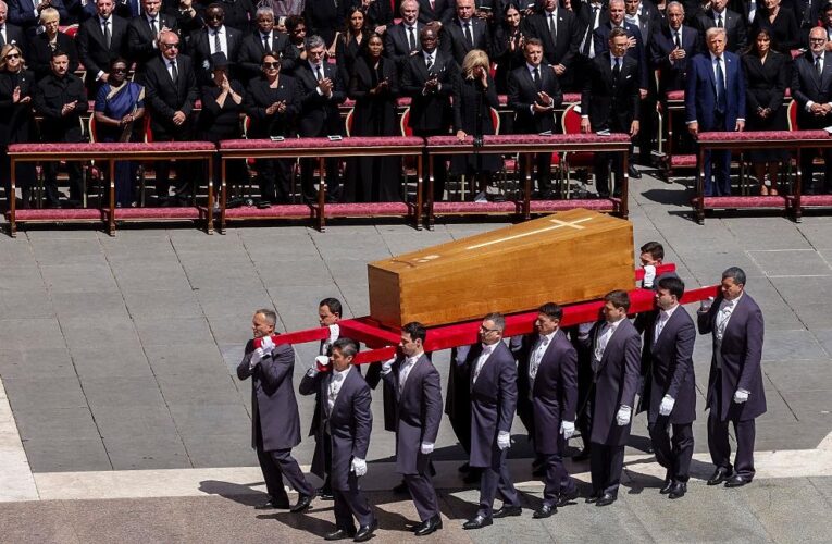 У Римі завершено поховання Папи Франциска
