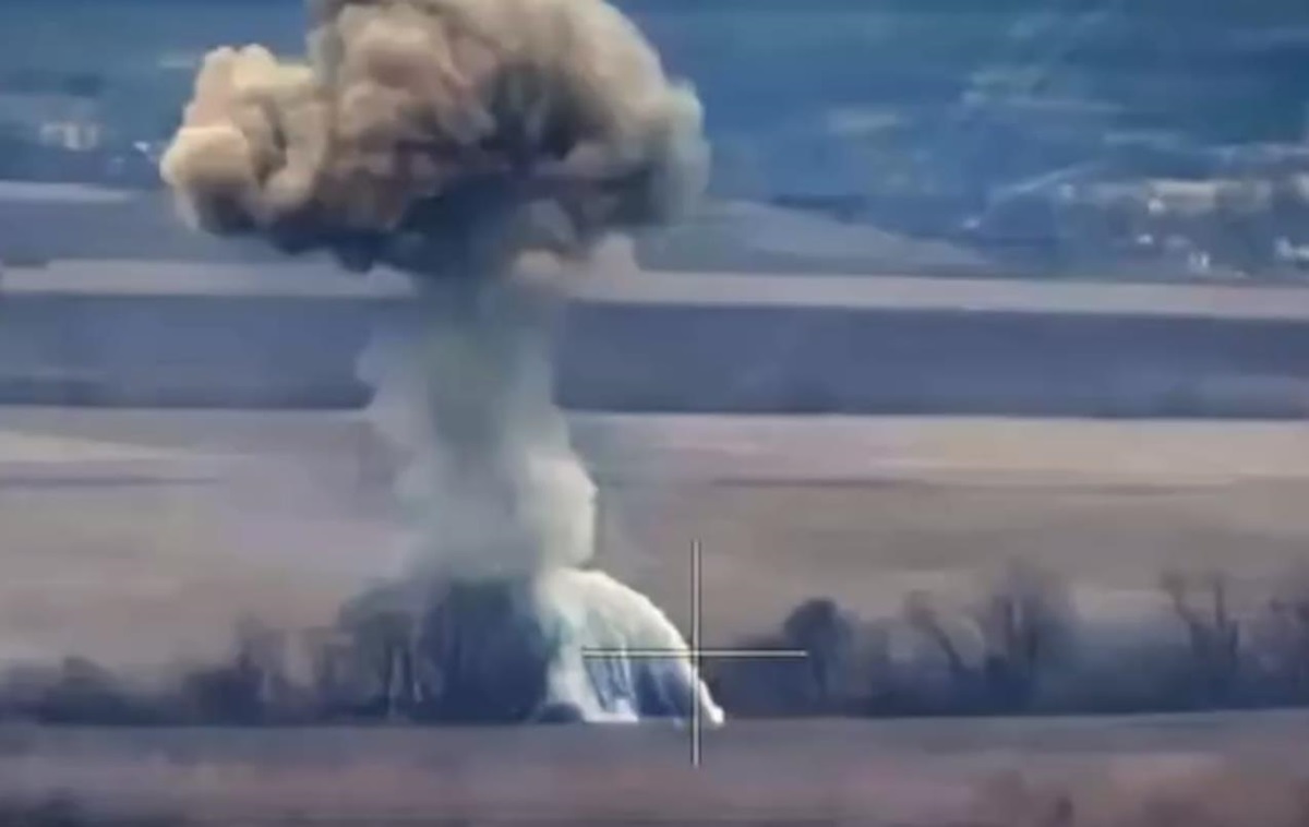 Новини України - У ЗСУ показали, як підірвали склад БК окупантів на Харківщині