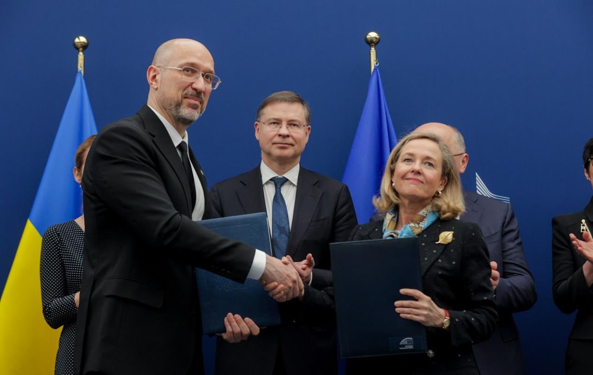 Новини бізнесу - Україна і ЄІБ підписали угоди на 300 млн євро