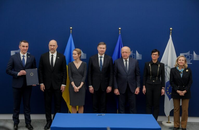 Україна приєдналася до космічних і медичних програм ЄС